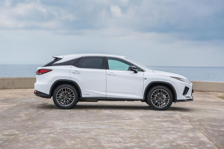  Lexus RX450h F-Sport 2019 года  (WW) (фото 18 из 42)